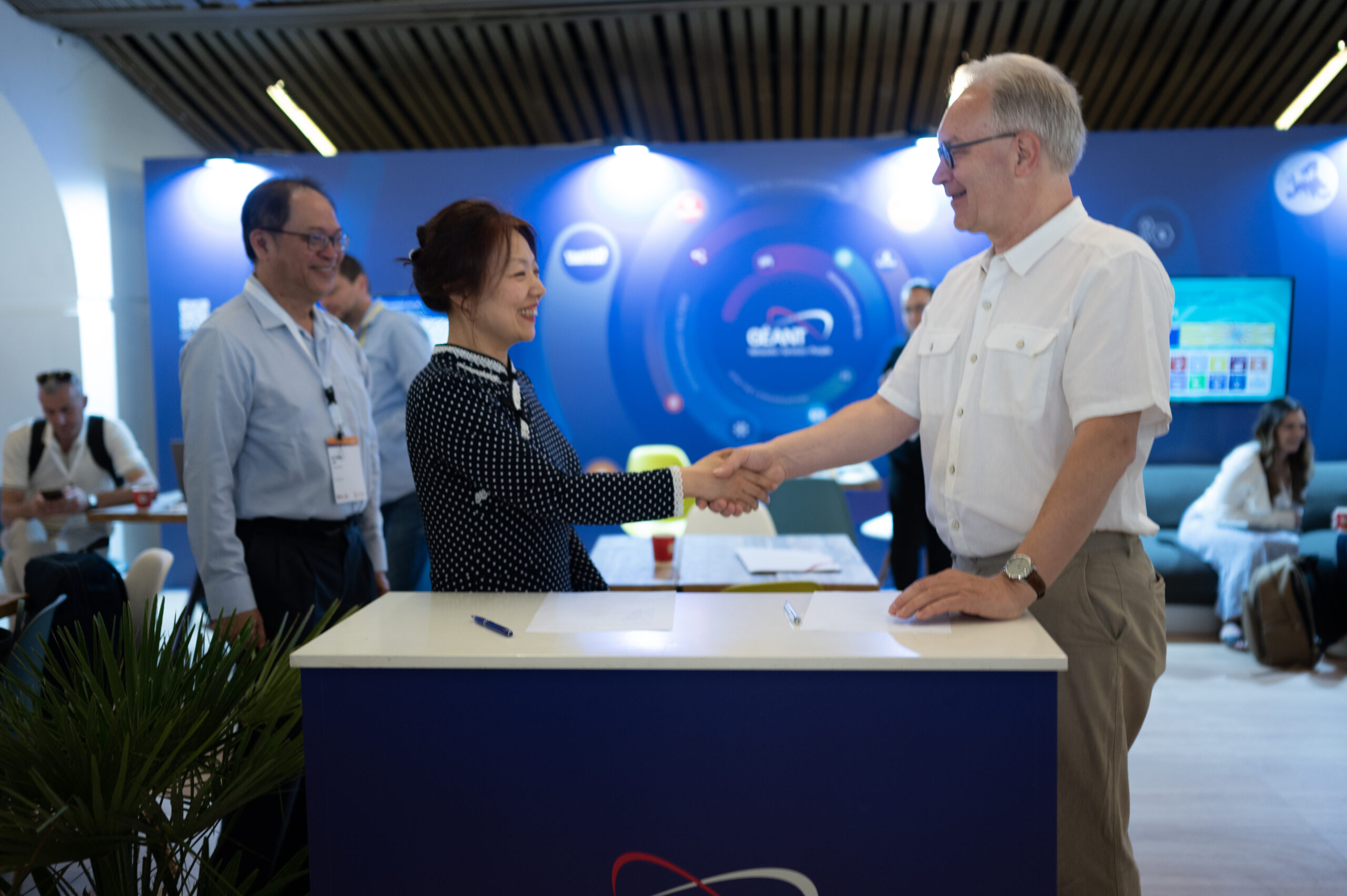 GÉANT-CSTNet Interconnection agreement at TNC23