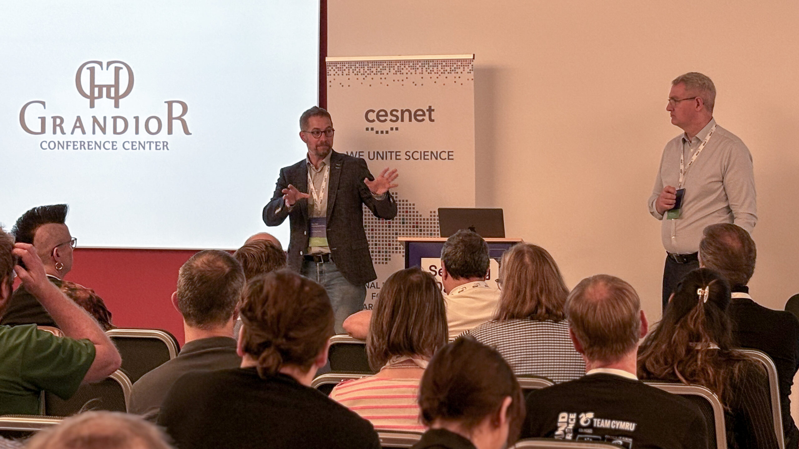 Professor Roland van Rijswijk from the University of Twente