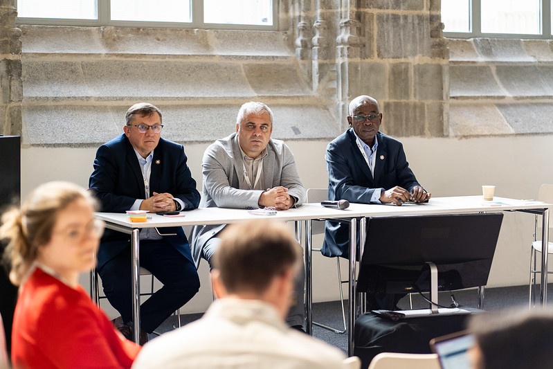 From left to right: Cezary Mazurek (PSNC CEO), Hrachya Astsatryan (ASNET-AM CEO), Boubakar Barry (WACREN CEO)